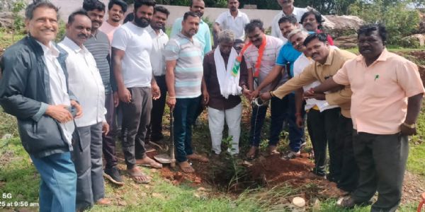 ಬಿಜೆಪಿ ಪಕ್ಷದಿಂದ ಸಸಿ ನೆಡುವು ಕಾರ್ಯಕ್ರಮ ಆಯೋಜನೆ