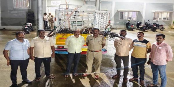 ತೋಟದ ಮನೆಯಲ್ಲಿ ಕಳುವಾಗಿದ್ದ ವಸ್ತುಗಳ ವಶ : ಇಬ್ಬರು ಆರೋಪಿಗಳ ಬಂಧನ
