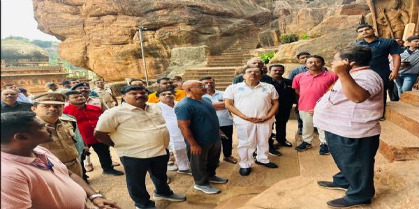 ಬಾದಾಮಿ ಏಕಶಿಲಾ ಗುಹಾಲಯಗಳಿಗೆ ಗೃಹ ಸಚಿವರ ಭೇಟಿ
