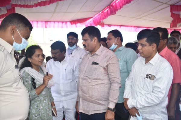 ರಸಾಯನಿಕ ಕೈಗಾರಿಕೆಗಳನ್ನು ಮುಚ್ಚಲು ಆಗ್ರಹಿಸಿ ಪ್ರತಿಭಟನೆ : ಮುಚ್ಚಲು ಜಿಲ್ಲಾಡಳಿತಕ್ಕೆ ಶಿಫಾರಸ್ಸು