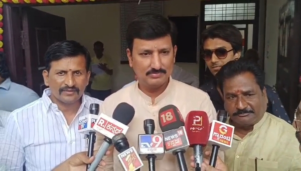 ಬಿ ಆರ್ ಪಾಟೀಲ್ ಓರ್ವ ಶಕುನಿ:ಹರ್ಷಾನಂದ ಗುತ್ತೆದಾರ್