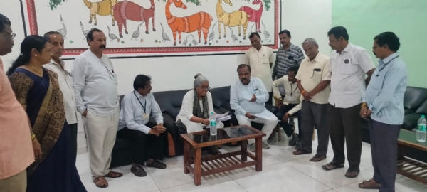 ಬಳ್ಳಾರಿ : ಹೊಸ ಮತ್ತು ಹಳೆಯ ರೈಲ್ವೆ ಮಾರ್ಗಗಳ ಪ್ರಾರಂಭಕ್ಕೆ ಆಗ್ರಹ
