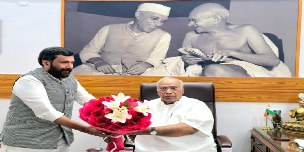 ಖರ್ಗೆ ಭೇಟಿಯಾದ ಸಲೀಂ ಅಹ್ಮದ
