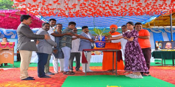 ಮೌಲ್ಯಯುತ ಜೀವನ ಯಶಸ್ಸಿಗೆ ನಾಂದಿ : ಶ್ರೀಗಳು