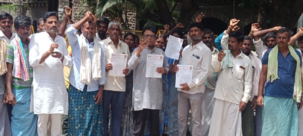 ವಿಠಲಾಪುರ ಅರಣ್ಯ ಪ್ರದೇಶದಲ್ಲಿ ಕುರಿ ಮೇಯಿಸಲು ಅವಕಾಶ ಕೊಡಿ : ಕುರಿಗಾಹಿಗಳ ಮನವಿ