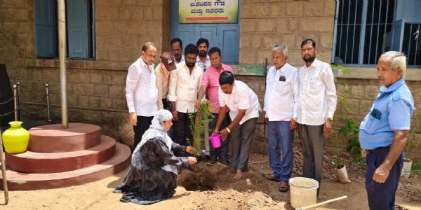 ಬಳ್ಳಾರಿ ಜನತಾ ಬಜಾರ್ ನಲ್ಲಿ ಪರಿಸರ ದಿನಾಚರಣೆ