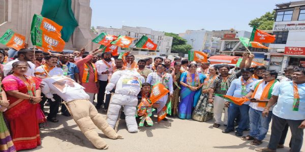 ಕಾಲ್ತುಳಿತ : ನ್ಯಾಯಾಂಗ ತನಿಖೆಗೆ ಬಿಜೆಪಿ ಆಗ್ರಹ