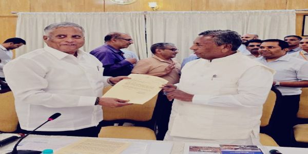 ಶ್ರೀನಿವಾಸಪುರದಲ್ಲಿ ರೈಲ್ವೆ ಕೋಚ್ ಫ್ಯಾಕ್ಟರಿ ಆರಂಭಿಸಲು ಸಚಿವ ಕೆ.ಹೆಚ್.ಮುನಿಯಪ್ಪ ಒತ್ತಾಯ