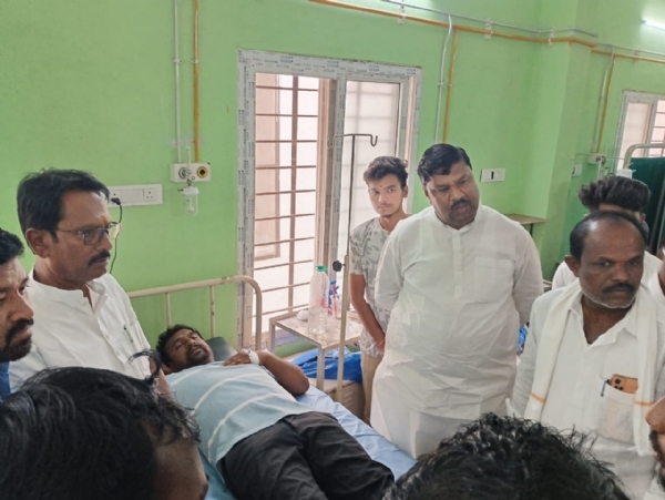 ಗೋರಕ್ಷಕರ ಮೇಲೆ ಹಲ್ಲೆ ; ಸಿಂಧನೂರು - ರಾಯಚೂರು ಆಸ್ಪತ್ರೆಗೆ ಬಿಜೆಪಿ ಮುಖಂಡರ ಭೇಟಿ