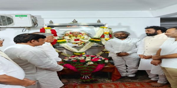 ಡಾ.ಎನ್. ತಿಪ್ಪಣ್ಣ ನಿಧನಕ್ಕೆ ಈಶ್ವರ ಖಂಡ್ರೆ ಸಂತಾಪ