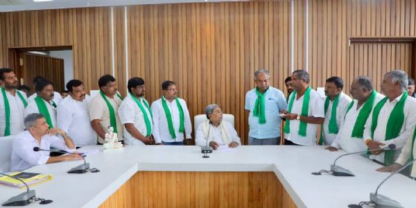 ರೈತರಿಂದ ಮುಖ್ಯಮಂತ್ರಿ ಭೇಟಿ