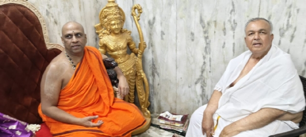 ಮಂತ್ರಾಲಯ ಶ್ರೀ ರಾಘವೇಂದ್ರ ಸ್ವಾಮಿ ದರ್ಶನ ಪಡೆದ ಸಚಿವರು