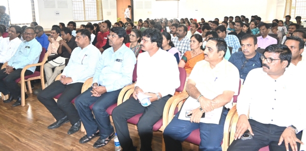 ನೂತನ ಸಂಶೋಧನೆಗಳಿಗೆ ಐಯುಎಸಿ ಕೇಂದ್ರ: ಪ್ರೊ.ಎಂ.ಟಿ.ಲಗಾರೆ