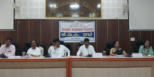 ಅಧಿಕಾರಿಗಳ ವಿರುದ್ದ ದೂರು ಬರದಂತೆ ಕೆಲಸ ಮಾಡುವಂತೆ ಶಾಸಕ ಕೊತ್ತೂರು ಮಂಜುನಾಥ್ ಸೂಚನೆ