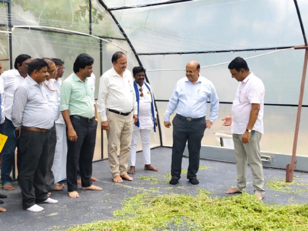 ವಿವಿಧೆಡೆ ಕೊಪ್ಪಳ ಜಿಲ್ಲಾಧಿಕಾರಿ ಸುರೇಶ ಬಿ. ಇಟ್ನಾಳ ಭೇಟಿ: ರೈತರೊಂದಿಗೆ ಚರ್ಚೆ