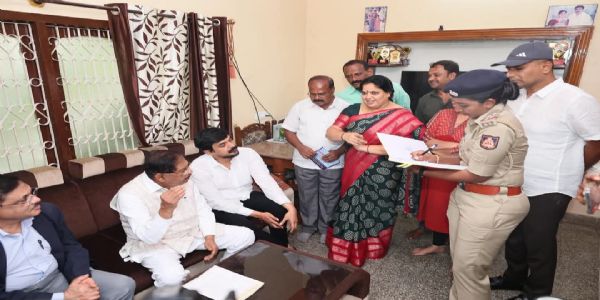 ಮನೆ-ಮನೆಗೆ ಪೊಲೀಸ್