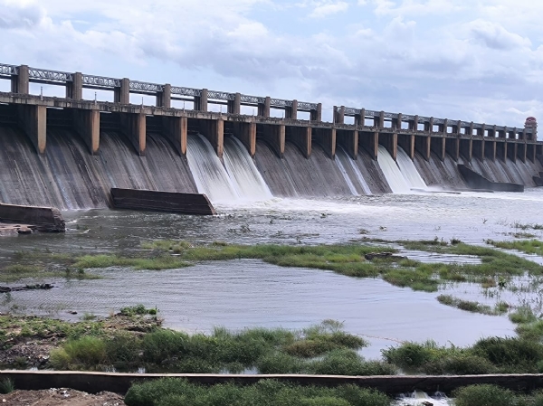 ತುಂಗಭದ್ರ : ನಾಲ್ಕು ಗೇಟುಗಳ ಮೂಲಕ 15 ಸಾವಿರ ಕ್ಯುಸೆಕ್ ನೀರು ನದಿಗೆ