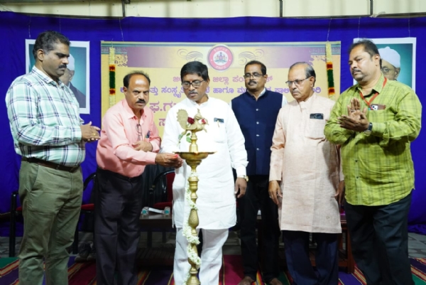ವಚನ ಸಾಹಿತ್ಯ ಸಂರಕ್ಷಣೆಗಾಗಿ ಜೀವನವನ್ನೇ ಮುಡಿಪಾಗಿಟ್ಟವರು ಡಾ. ಫ.ಗು. ಹಳಕಟ್ಟಿ