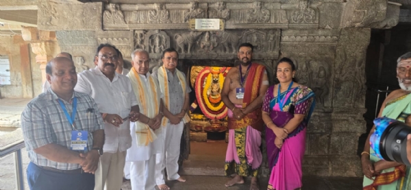 ನಂದಿಬೆಟ್ಟ : ಐತಿಹಾಸಿಕ ಭೋಗ ನಂದೀಶ್ವರ ದೇವಸ್ಥಾನಕ್ಕೆ ಸಚಿವ ಎನ್ಎಸ್ ಬೋಸರಾಜು, ಕೆಎನ್ ರಾಜಣ್ಣ ಭೇಟಿ