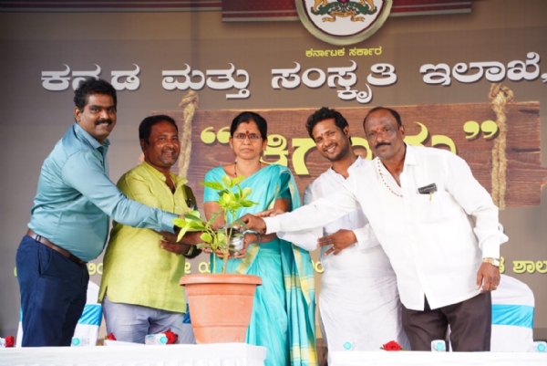 ಬಾಲ ಕಲಾವಿದರ ಪ್ರೋತ್ಸಾಹಿಸುವ ಕಾರ್ಯವಾಗಬೇಕಿದೆ: ಕುರುವಳ್ಳಿ ತಿಮ್ಮಯ್ಯ