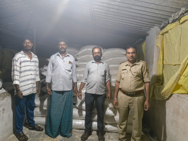 ಸಂಗನಕಲ್ಲು : ಪಡಿತರ ವಶಕ್ಕೆ