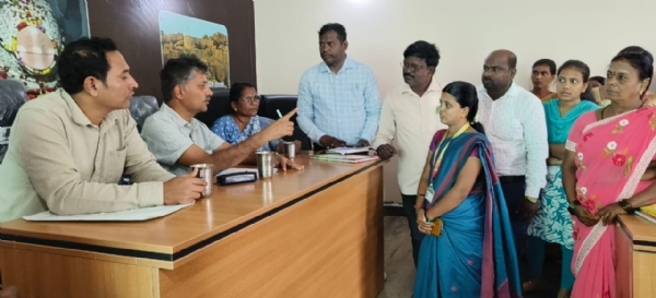 ಕುರುಗೋಡು: ಗ್ರಾಮ ಪಂಚಾಯತಿಗಳಿಗೆ ಕೇಂದ್ರದ ಅಧಿಕಾರಿಗಳು ಭೇಟಿ