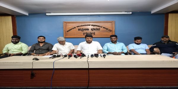ಮಲ್ಲಿಕಾರ್ಜುನ ಶ್ರೀಗಳಿಂದ ಕಪ್ಪತ್ತಗಿರಿ ಮಠದಲ್ಲಿ ಗೊಂದಲ : ರಾಜು ಖಾನಪ್ಪನವರ