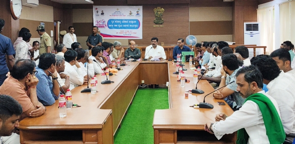 ಕೊಪ್ಪಳ  : ಹೆಚ್ಚಿನ ಬೆಲೆಗೆ ರಸಗೊಬ್ಬರ ಮಾರಾಟ ಮಾಡುವ ಅಂಗಡಿಗಳ ಪರವಾಗಿ ರದ್ದು