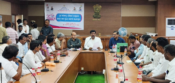 ಕೊಪ್ಪಳ  : ಹೆಚ್ಚಿನ ಬೆಲೆಗೆ ರಸಗೊಬ್ಬರ ಮಾರಾಟ ಮಾಡುವ ಅಂಗಡಿಗಳ ಪರವಾಗಿ ರದ್ದು