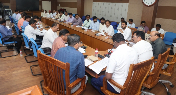 ಕೊಪ್ಪಳ: ರೈತ ಸೊಸೈಟಿ ಮೂಲಕ ರಸಗೊಬ್ಬರ ವಿತರಣೆಗೆ ಆದ್ಯತೆ ನೀಡಿ- ಸಚಿವ ಶಿವರಾಜ ತಂಗಡಗಿ