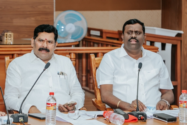ಕೊಪ್ಪಳ: ರೈತ ಸೊಸೈಟಿ ಮೂಲಕ ರಸಗೊಬ್ಬರ ವಿತರಣೆಗೆ ಆದ್ಯತೆ ನೀಡಿ- ಸಚಿವ ಶಿವರಾಜ ತಂಗಡಗಿ