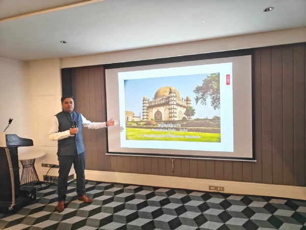 ಜಿಲ್ಲಾಧಿಕಾರಿ ಟಿ. ಭೂಬಾಲನ್ ಅವರಿಂದ ಅನಾವರಣ