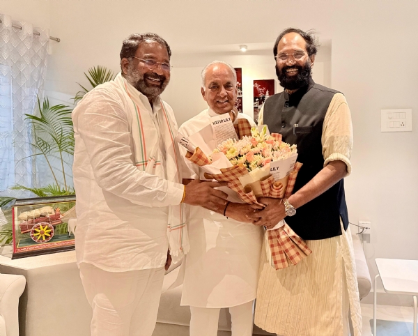 ತೆಲಂಗಾಣ ಸಚಿವರುಗಳೊಂದಿಗೆ ಸಚಿವ ಎನ್ಎಸ್ ಬೋಸರಾಜು ಸೌಹಾರ್ದಯುತ ಚರ್ಚೆ