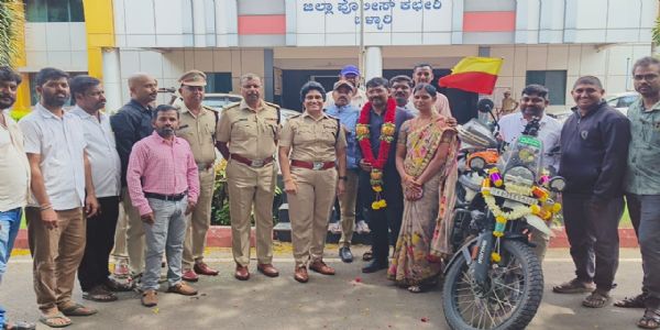 ಹೆಲ್ಮೆಟ್ ಜಾಗೃತಿಗಾಗಿ ಪೇದೆ ರಮೇಶ್ ಮತ್ತು ಗೆಳೆಯರಿಂದ 5,300 ಕಿಲೋ ಮೀಟರ್ ಬೈಕ್ ರೈಡಿಂಗ್ : ಶ್ಲಾಘಿಸಿದ ಎಸ್ಪಿ
