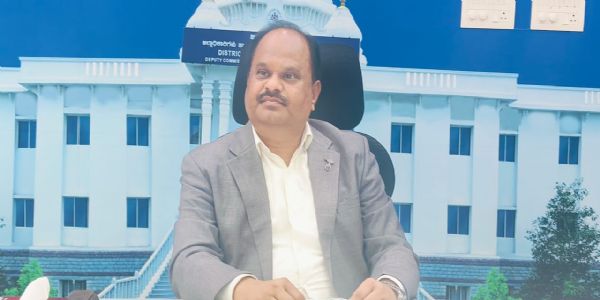ಎಲ್ಲೆಂದರಲ್ಲಿ ಕಸ ಎಸೆದರೆ ಕ್ರಿಮಿನಲ್ ಪ್ರಕರಣ ದಾಖಲಿಸಲು ಜಿಲ್ಲಾಧಿಕಾರಿ ಎಂ.ಆರ್.ರವಿ ಸೂಚನೆ