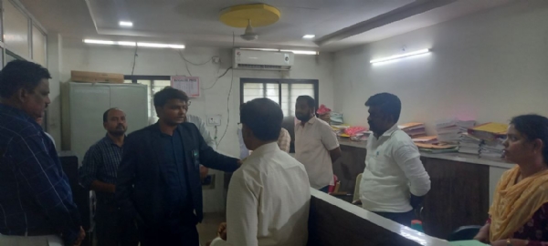 ಜಿಲ್ಲಾ ಪಂಚಾಯತ್ ಅಧಿಕಾರಿ, ಸಿಬ್ಬಂದಿಗೆ ಸ್ವಚ್ಛತೆ, ಶಿಸ್ತಿನ ಪಾಠ ಮಾಡಿದ ನೂತನ ಸಿಇಓ