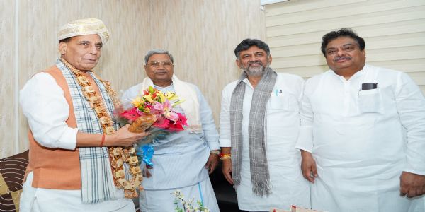 ಸಿದ್ದರಾಮಯ್ಯ-ರಾಜನಾಥ್ ಸಿಂಗ್ ಭೇಟ