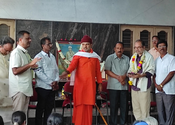 ಸೇವಕರು ಸಮಾಜ ಸೇವೆಯ ಮೂಲಕ ದೊಡ್ಡರಾಗುತ್ತಾರೆ : ಶಿವಶಾಂತವೀರ ಶರಣರು