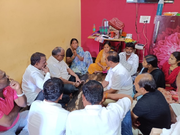 ಕೊಪ್ಪಳ : ಗವಿಸಿದ್ದನಾಯಕ್ ಕುಟುಂಬಕ್ಕೆ ಸಾಂತ್ವನ, ಆತ್ಮಸ್ಥೈರ್ಯ