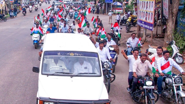 ಹೊಸಪೇಟೆ : ಘರ್ ಘರ್  ತಿರಂಗ್ – ಹರ್ ಘರ್  ತಿರಂಗ್’ ಜಾಗೃತಿ ಬೈಕ್ ರ್ಯಾಲಿ