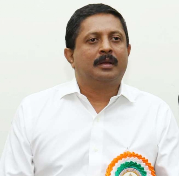 ಕೋಲಾರದಲ್ಲಿ ನಗರಾಭಿವೃದ್ಧಿ ಸಚಿವ ಬಿ.ಎಸ್.ಸುರೇಶ್ ಮಾಧ್ಯಮಗೋಷ್ಠಿಯಲ್ಲಿ ಮಾತನಾಡಿದರು.