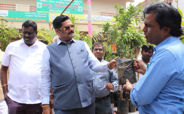 ಸಸ್ಯಸಂತೆ & ತೋಟಗಾರಿಕೆ ಅಭಿಯಾನಕ್ಕೆ ಕೊಪ್ಪಳ ಜಿಲ್ಲಾ ಉಸ್ತುವಾರಿ ಸಚಿವರಿಂದ ಚಾಲನೆ