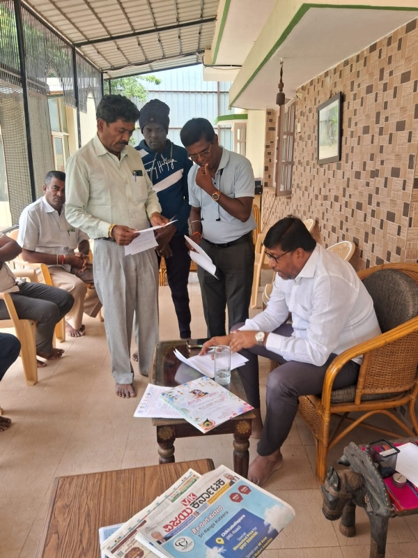 ಕೋಲಾರ ಸಂಸದ ಮಲ್ಲೇಶ್‌ಬಾಬುರವರನ್ನು ಭೇಟಿಯಾಗಿ ರೈಲ್ವೆ ಪ್ರಯಾಣಿಕರು ಕೋಲಾರ ಬಂಗಾರಪೇಟೆ ರೈಲು ಸಂಚಾರವನ್ನು ಬೆಂಗಳೂರಿನ ಕೆಆರ್‌ಎಸ್ ನಿಲ್ದಾಣದ ತನಕ ವಿಸ್ತರಿಸುವಂತೆ ಮನವಿ ಮಾಡಿದರು.