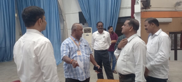ರಾಯಚೂರು  : ಉಪ ಲೋಕಾಯುಕ್ತರ ವೇದಿಕೆ ಸಿದ್ಧತೆಯ ಪರಿಶೀಲನೆ