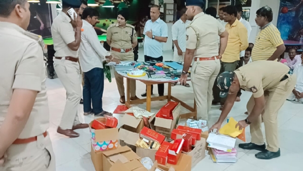 ಬಳ್ಳಾರಿ : ಇಸ್ಪೀಟ್ ಜೂಜಾಟದ ಮೇಲೆ ದಾಳಿ : 46 ಜನರ ವಿರುದ್ಧ ಪ್ರಕರಣ ದಾಖಲು
