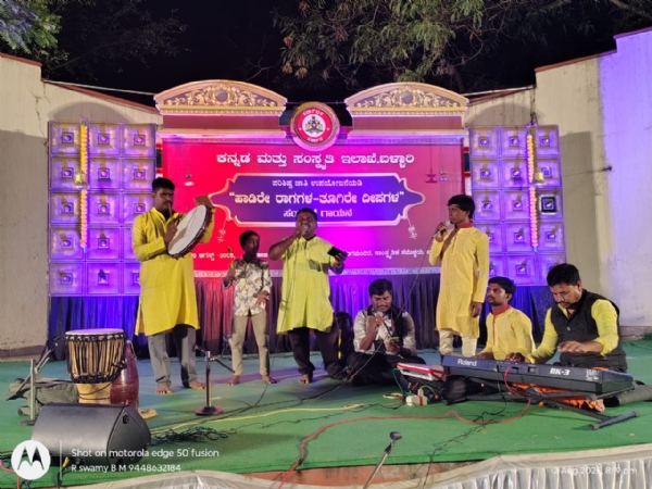 ಬಳ್ಳಾರಿ: ತಲೆದೂಗಿಸಿದ “ಹಾಡಿರೇ ರಾಗಗಳ-ತೂಗಿರೇ ದೀಪಗಳ” ಸಂಗೀತ ಗಾಯನ