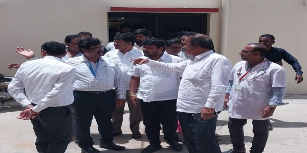 ನಗರದ ಕ್ಲಾಕ್ ಟವರ್ ಬಳಿಯಿರುವ ದರ್ಗಾ ಮೊಹಲ್ ಆಸ್ಪತ್ರೆಗೆ ಶಾಸಕರ ಭೇಟಿ