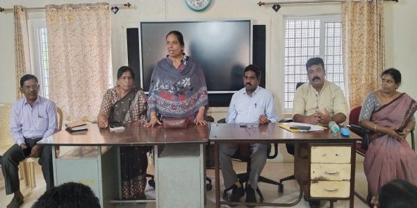 ಶಾಲಾ ಶಿಕ್ಷಣ ಇಲಾಖೆ ಉಪನಿರ್ದೇಶಕರಿಂದ ಶೈಕ್ಷಣಿಕ ಪ್ರಗತಿ ಪರೀಶೀಲನಾ ಸಭೆ
