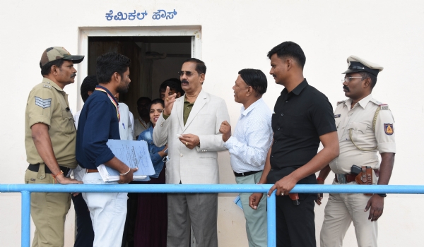 ಚಿಕ್ಕಸೂಗುರ ಬಳಿಯ ಜಲ ಶುದ್ಧೀಕರಣ ಘಟಕಕ್ಕೆ ಉಪ ಲೋಕಾಯುಕ್ತರ ಭೇಟಿ