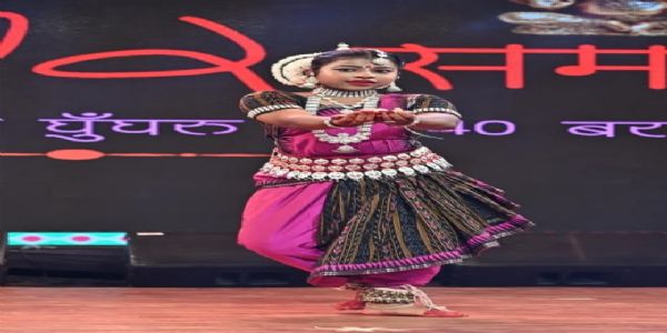 ಚಕ್ರಧರ ಉತ್ಸವ : ಒಡಿಸ್ಸಿ ಕಲಾವಿದೆ ಶಿವಲಿ ದೇವತಾ ಆಕರ್ಷಕ ನೃತ್ಯ ಪ್ರದರ್ಶನ